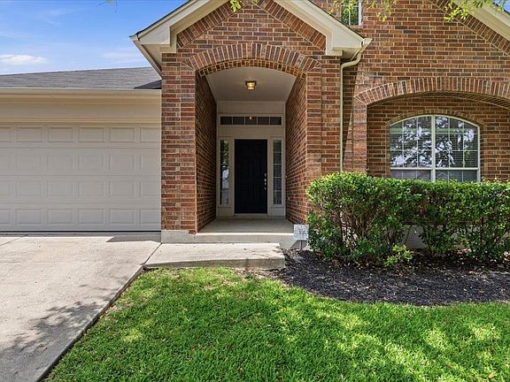 3rd image of 908 Dover Castle Ln