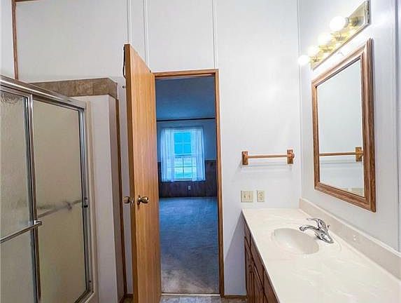 5th image of 302 E Cherry St