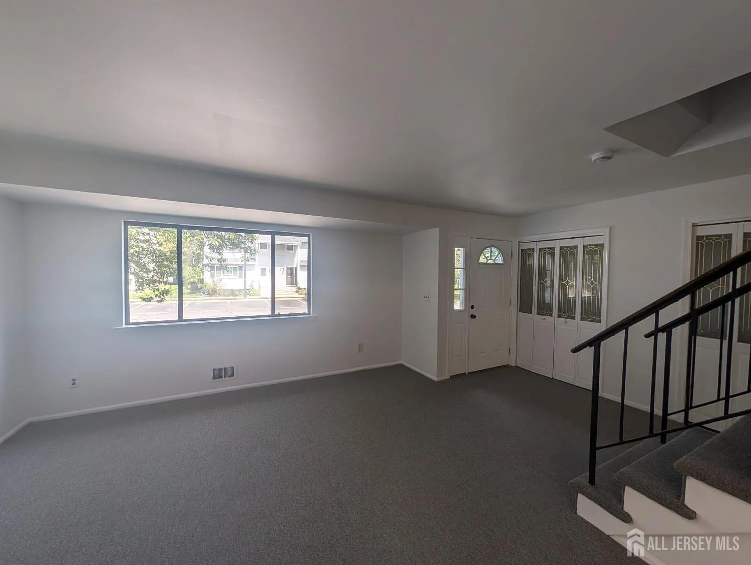 3 bed, 2.5 bath, 1684 sqft, $3,495 — Photo 4