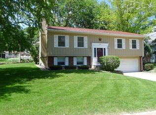 203 Glenwood Dr, Charles City, IA 50616