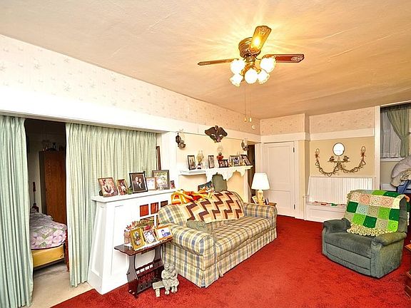 5th image of 115 Sater St