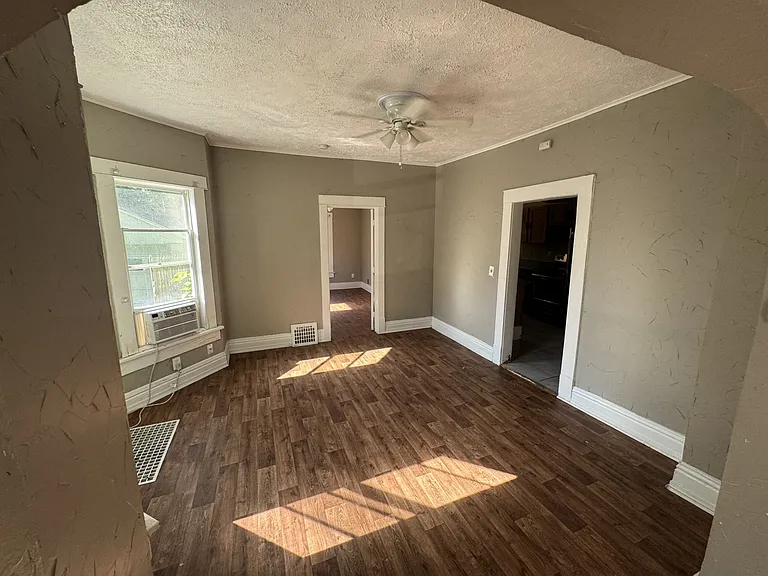 2873 Kansas Ave — Photo 12