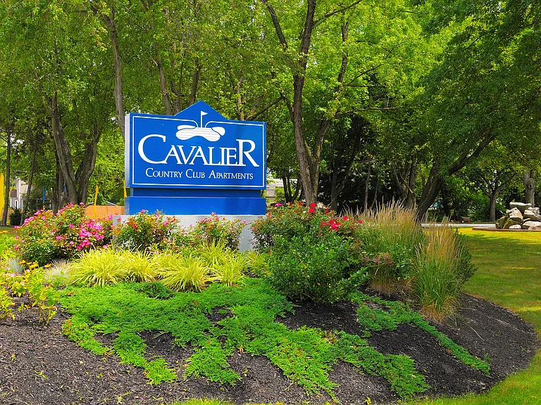 Cavalier Country Club Apartments — Photo 7