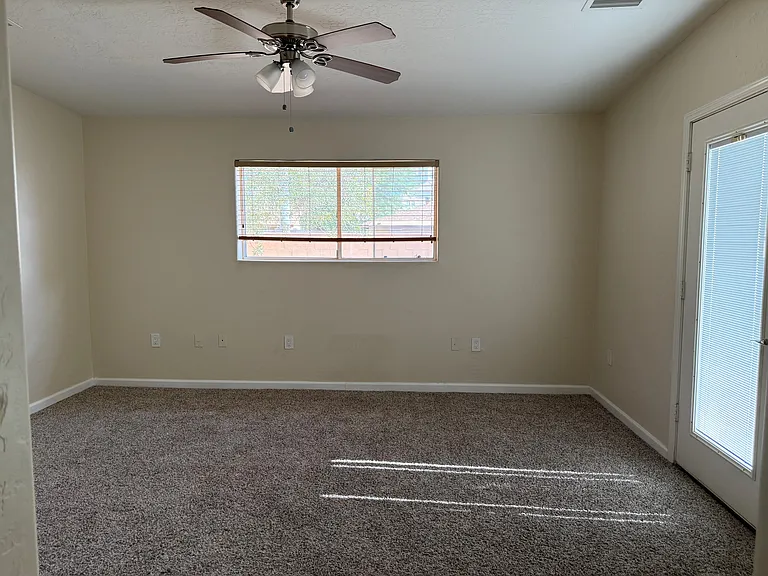 Main Bedroom (pict 1)