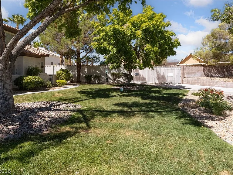 8025 Cherish Ave — Photo 27