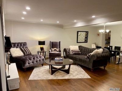 34 The Mews, Syosset, NY, 11791