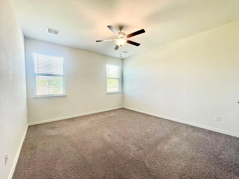 4619 Cleves Ave — Photo 11