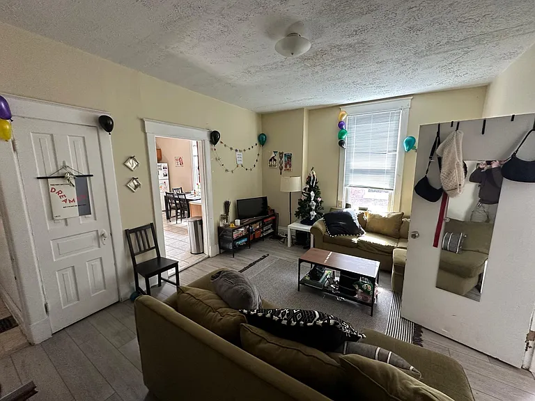 2336 Chickasaw St — Photo 5
