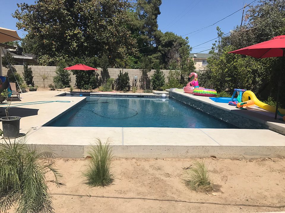 2nd image of 202 Oakbank Rd