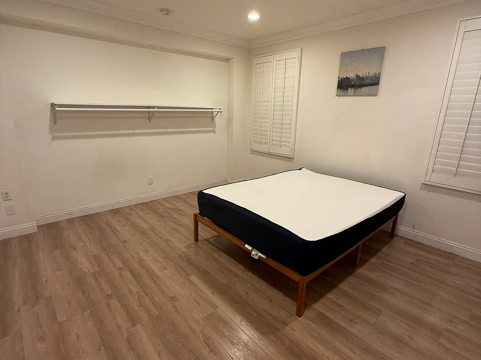 5 bed, $999 — Photo 2