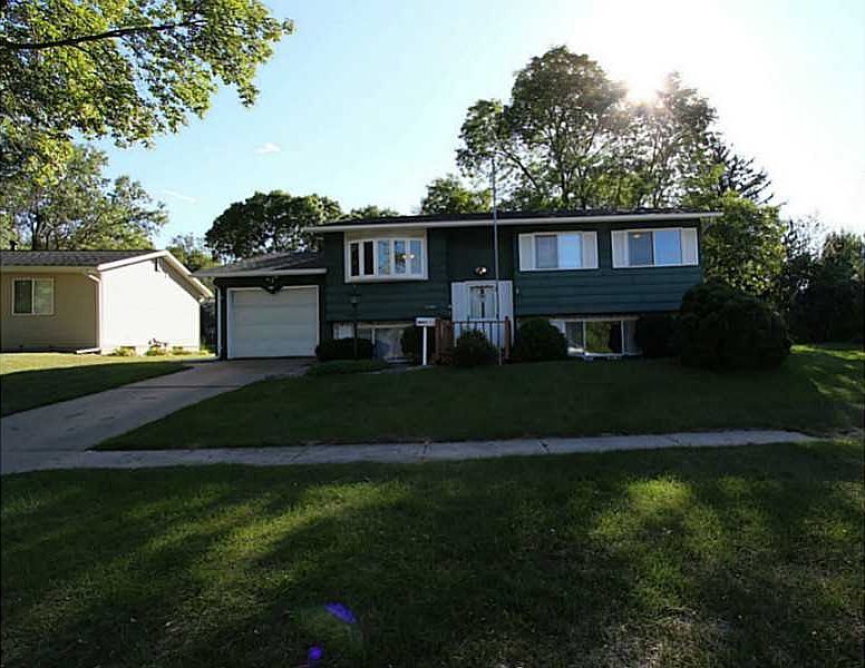 1st image of 1480 Parkview Dr