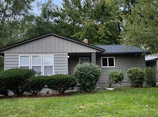 2069 Pompey St, Waterford, MI 48327