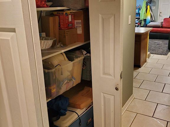 4th image of 3917 Orleans Ave #A