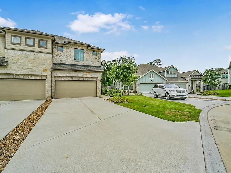 323 N Spotted Fern Dr — Photo 36