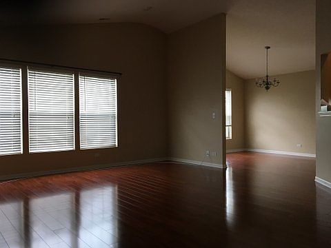 2nd image of 3167 Bromley Ln #3167