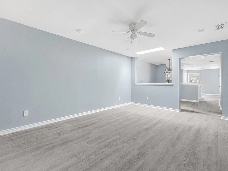 805 N Main St #104 — Photo 33