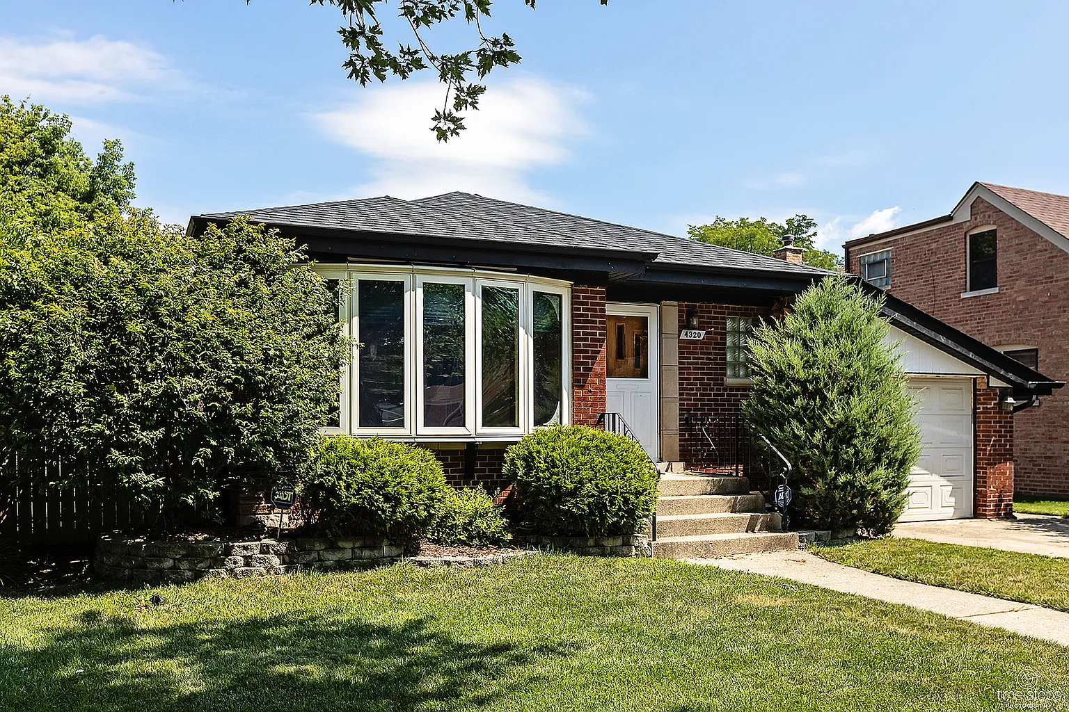 4320 Kathleen Ln photo 1