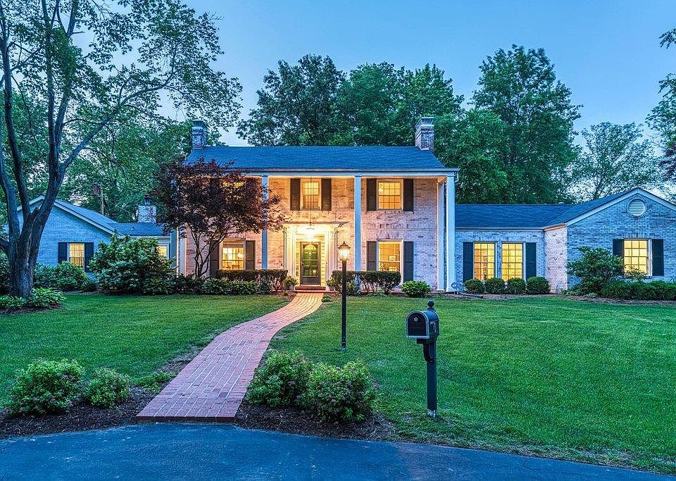 1st image of 6 Wendover Dr
