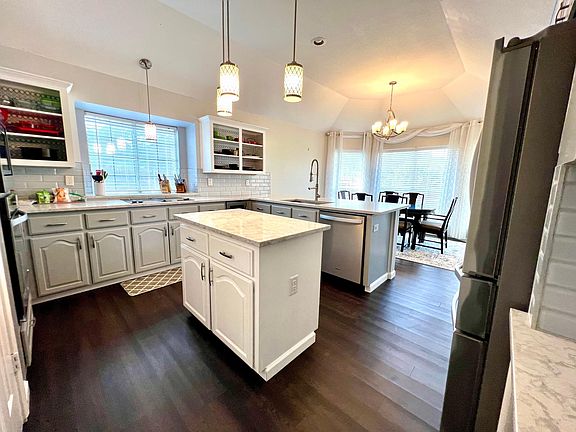 4th image of 865 Kingwood Ct