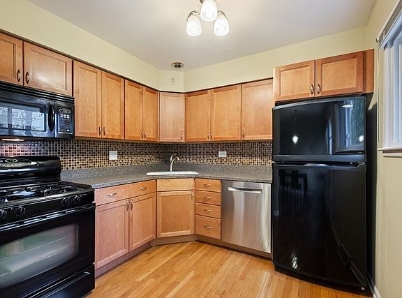 5th image of 2116 Saint Johns Ave