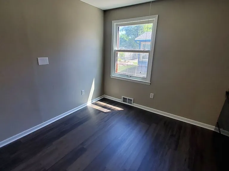4605-4607 W. Villard Ave. (Duplex) — Photo 3