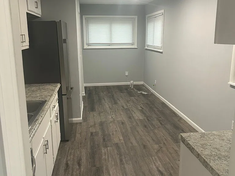 33 Ledgewood Dr — Photo 1