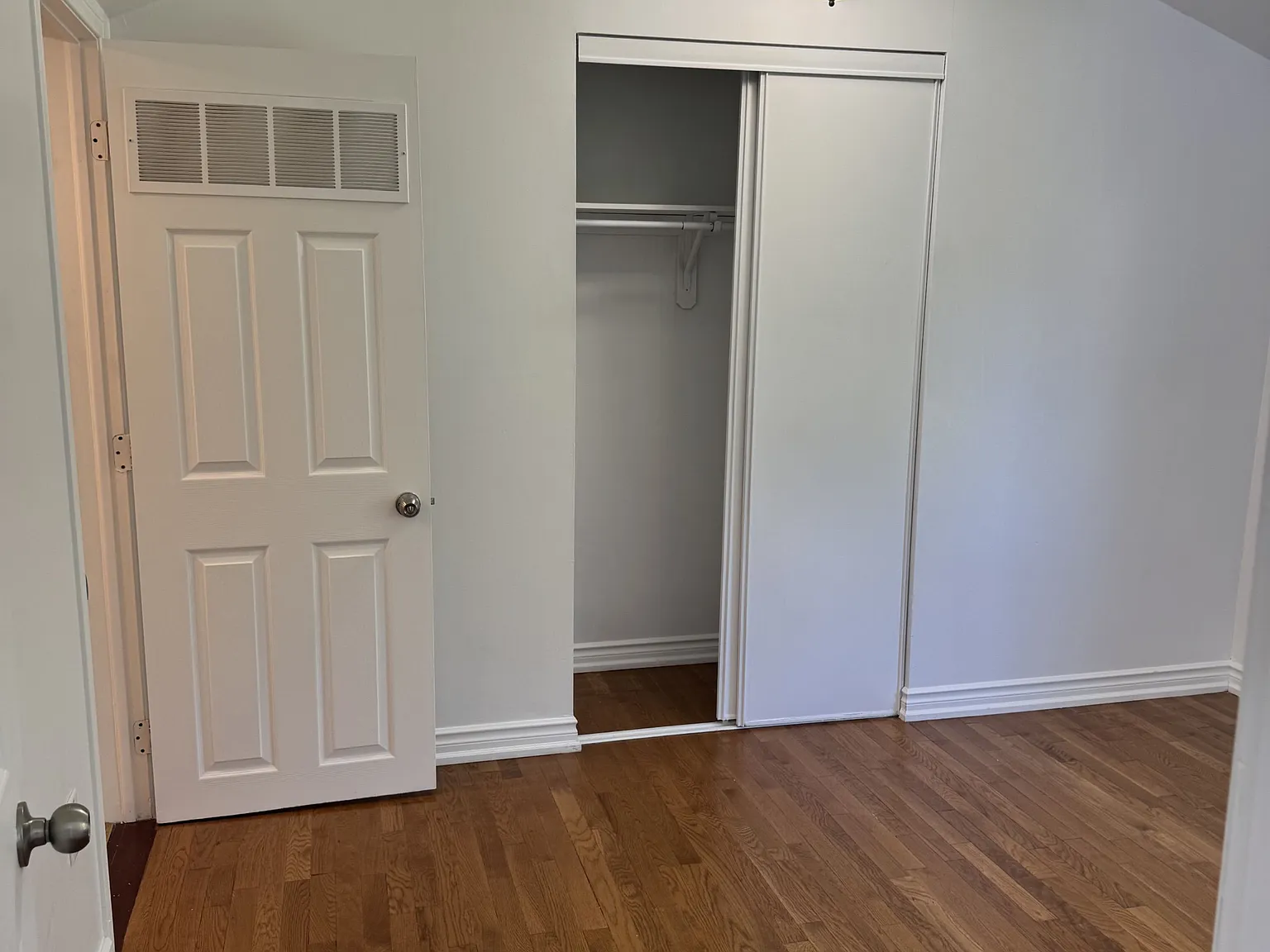 2 bed, $1,900 — Photo 4