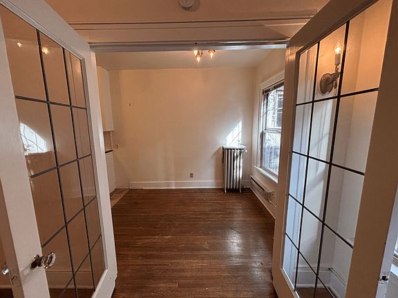 4th image of 5019 Phinney Ave N #21139376