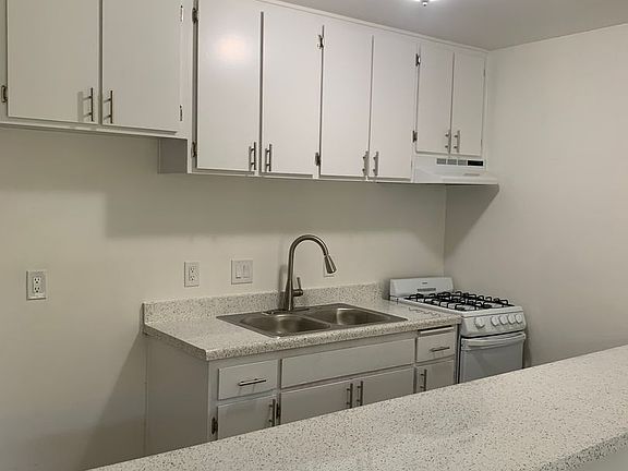 3rd image of 4154 46th St APT 2