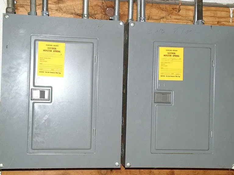Electric 100amp each floor