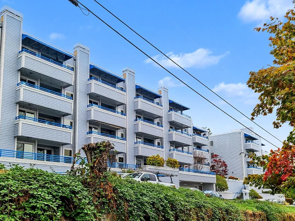 2244 13th Ave W #307