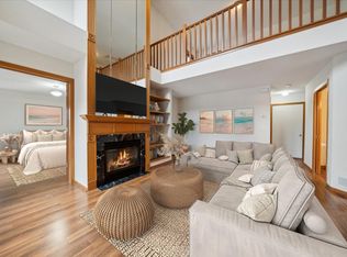 1802 Hunter Hill Rd, Hudson, WI 54016