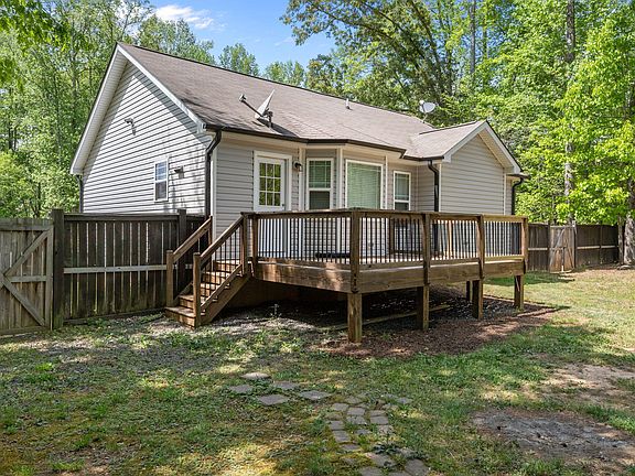 2nd image of 512 Bragg Ln