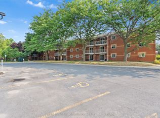 573 Armstrong Rd #302, Kingston, ON K7M8J8