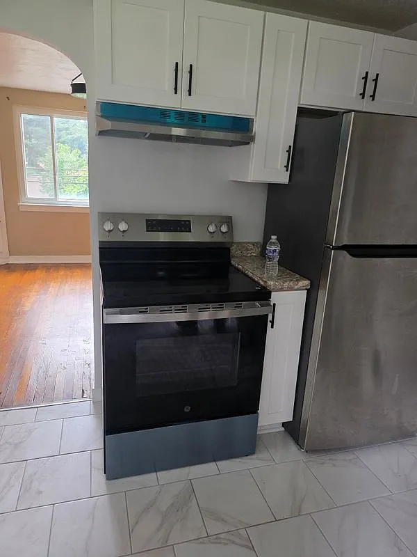 3 bed, 1.0 bath, 1100 sqft, $1,450 — Photo 4
