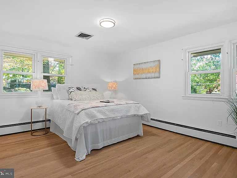 1006 Strout St — Photo 6