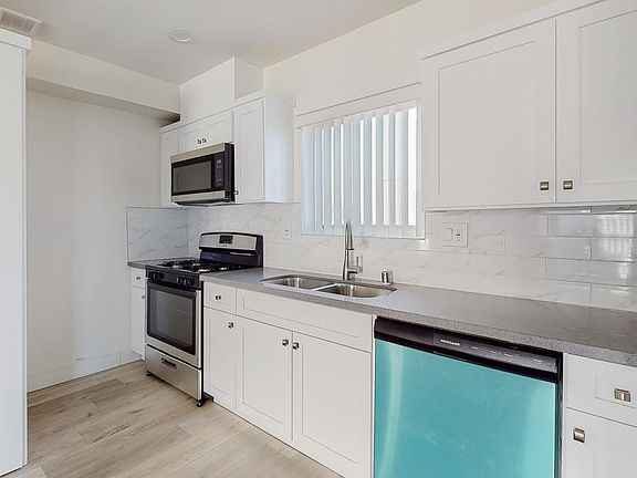 5th image of 307 1/2 Rosemont Ave #1/2