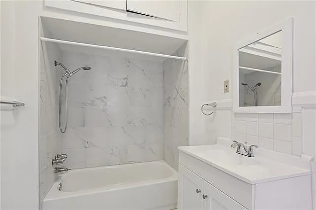 2526 Jefferson Ave — Photo 9