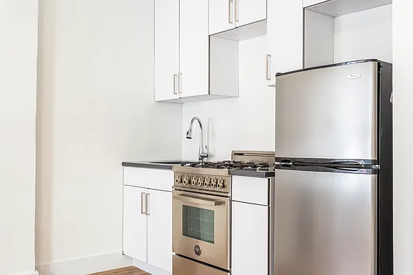 Rented by Compass | media 9