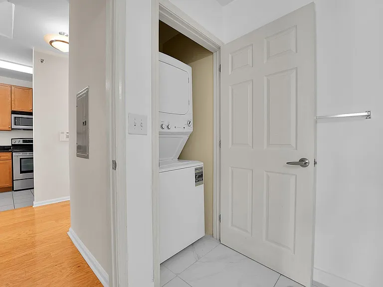 26 Avenue At Port Imperial #438 — Photo 20