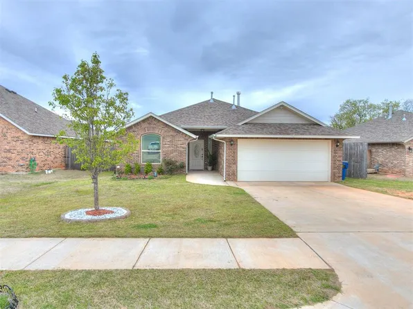 215 Tuscany Cir, Noble, OK 73068