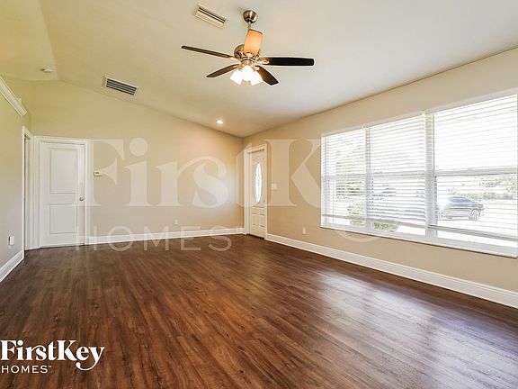 4th image of 1831 Coral Point Dr
