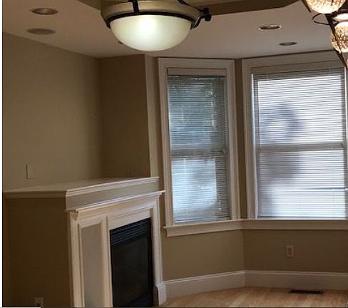 LR w/tray ceiling and FP