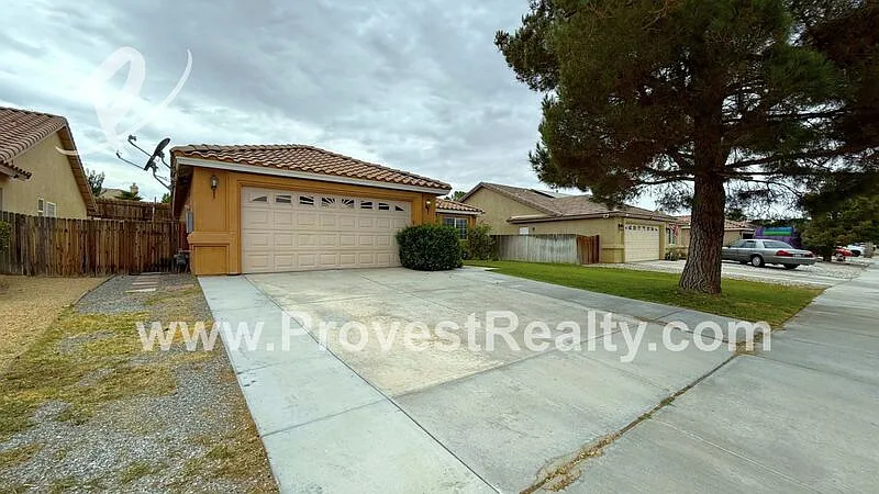 4 bed, 2.0 bath, 1544 sqft, $2,650 — Photo 3