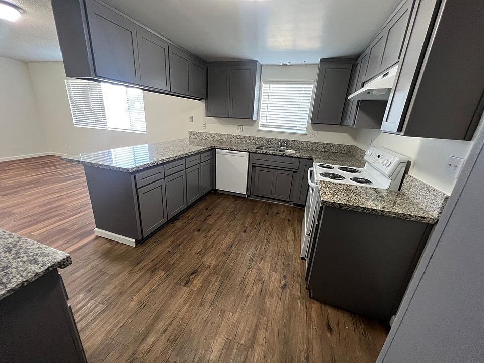 1st image of 5712 Stockdale Hwy #1