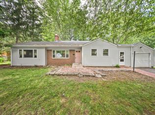 134 Sunset St, Windsor Locks, CT 06096