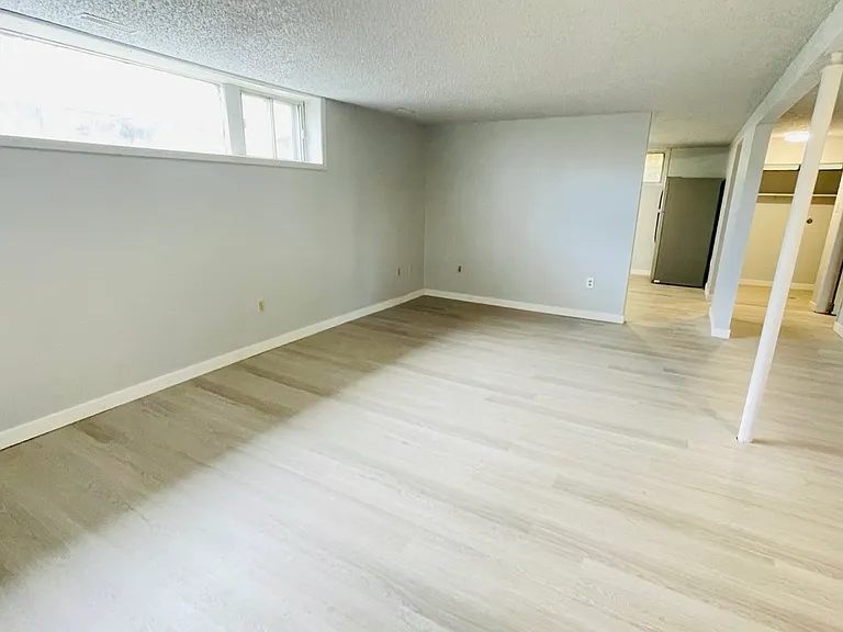 536 Northmount Dr NW #B — Photo 7