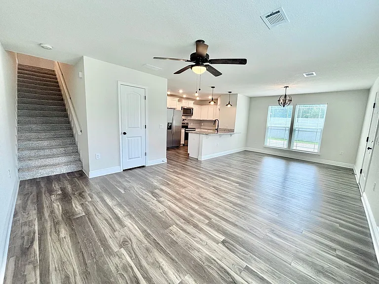 5031 Peach Dr — Photo 6