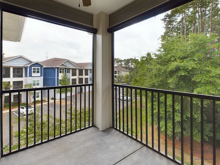 Mystic Bluff Apartments — Photo 111