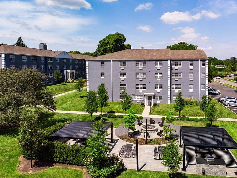 Chestnut Hill Village Apartments — Photo 13